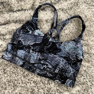 Lululemon Sports Bra (size 6)